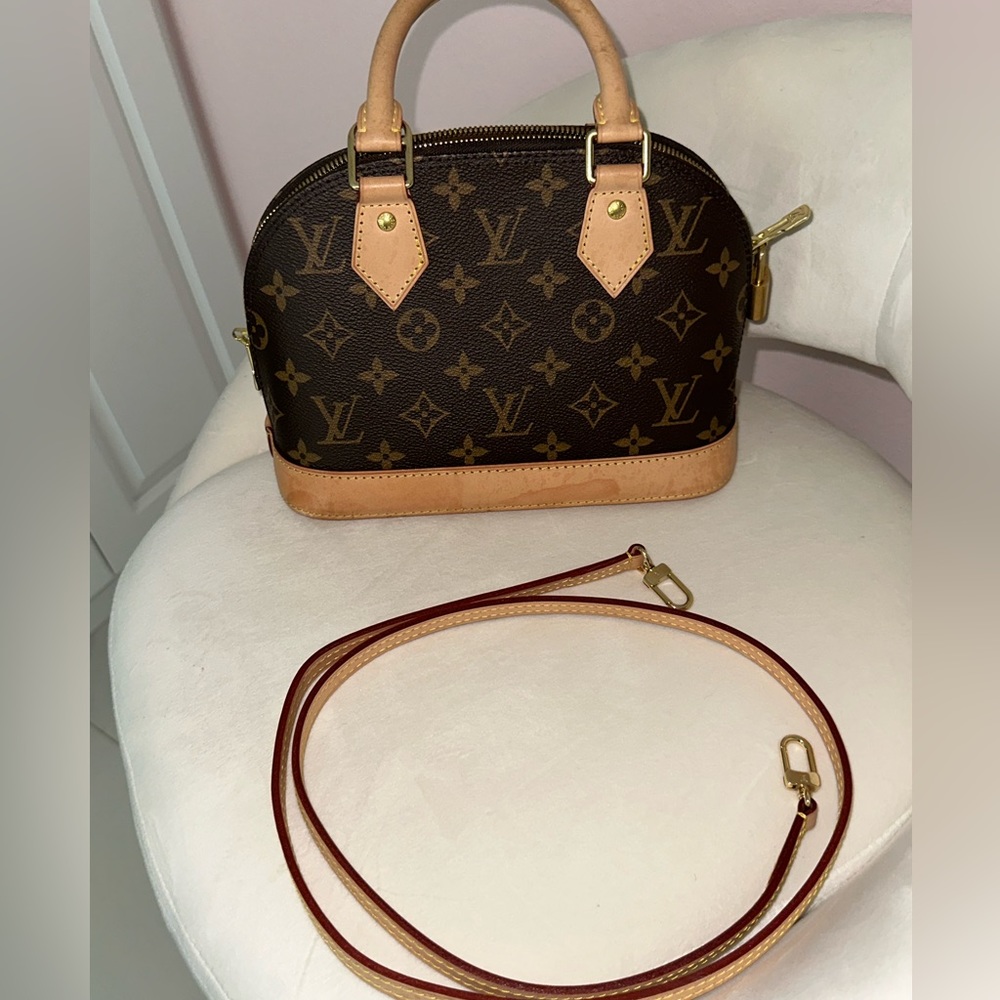 Authentic alma bc Louis Vuitton monogram